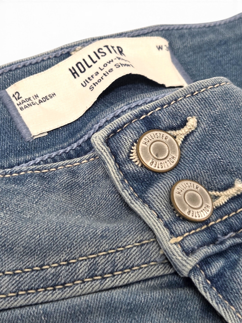 Hollister Ultra Low Rise Shortie Shorts Size 12 / 31 Y2K Double Button Denim EUC - Picture 3 of 11